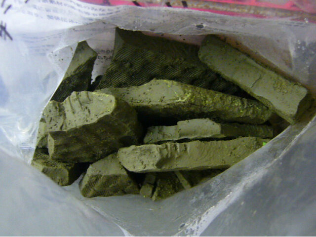銀を２５ｋｇ／ｔ含有（乾量）している汚泥。もっと低い含有量でも十分有価物となります。